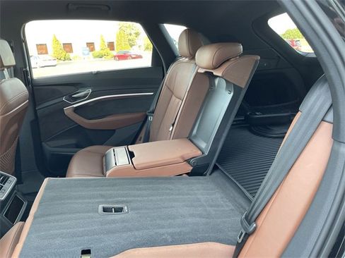 Used 2019 Audi e-tron Prestige image 15