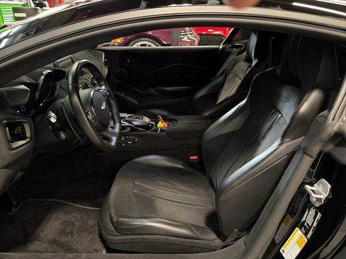 Used 2019 Aston Martin V8 Vantage Coupe RWD image 14