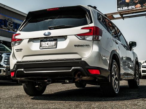 Used 2020 Subaru Forester Premium AWD/4WD image 6