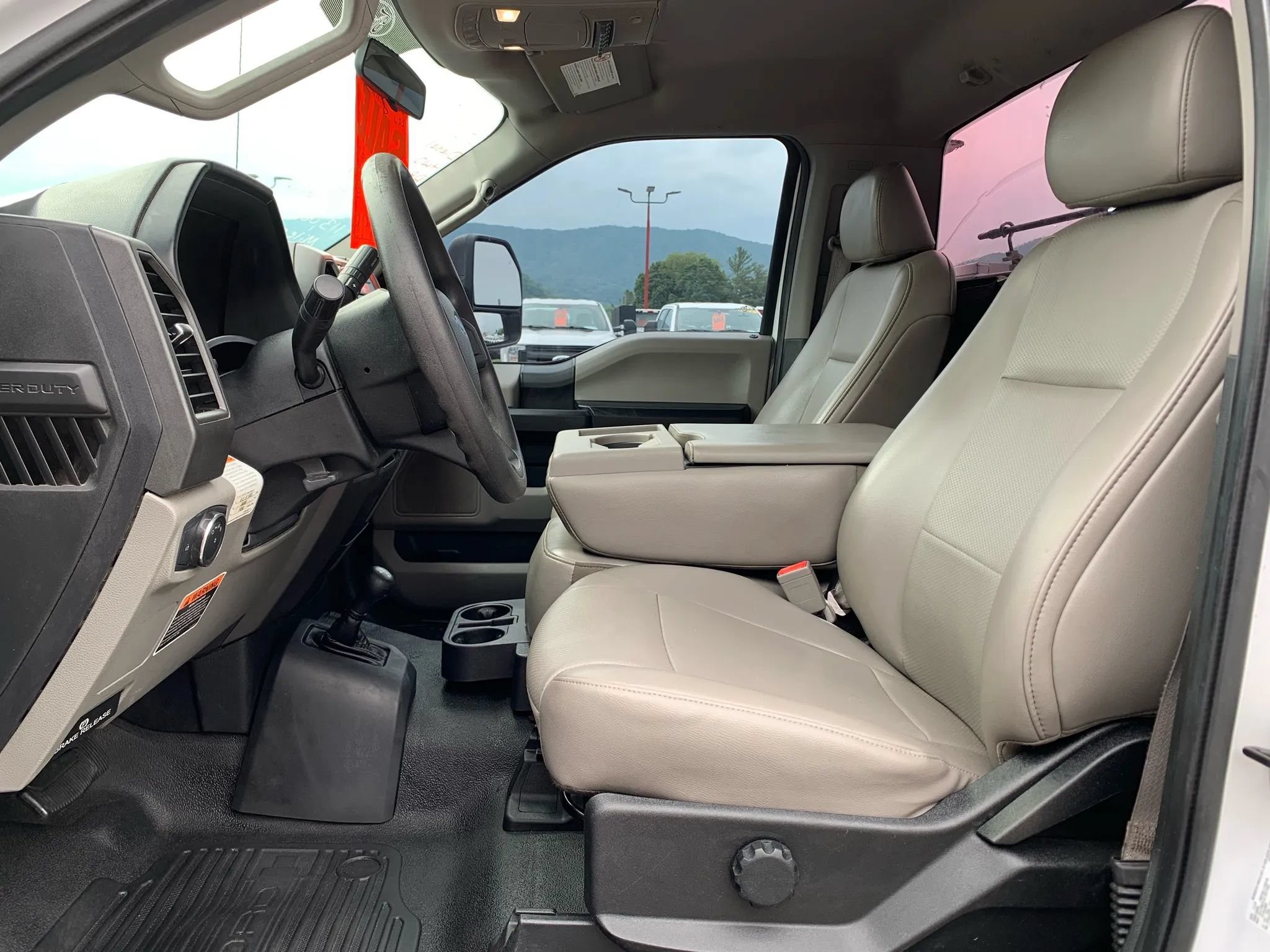 Used 2019 Ford F550 4x4 Regular Cab Super Duty image 9