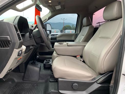 Used 2019 Ford F550 4x4 Regular Cab Super Duty image 9
