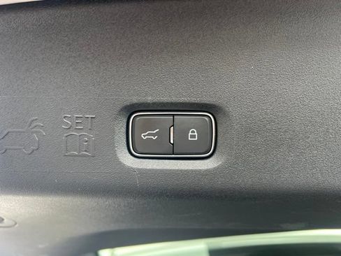 Used 2025 Ford Expedition Max Platinum AWD/4WD image 17