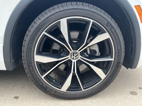 Used 2024 Volkswagen Tiguan SEL R-Line AWD/4WD image 13