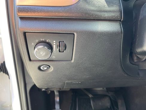 Used 2017 Jeep Grand Cherokee Laredo RWD image 18