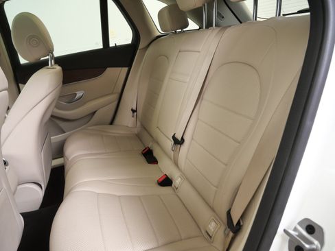 Certified 2022 Mercedes-Benz GLC 300 4MATIC w/ Premium Package Lite image 17