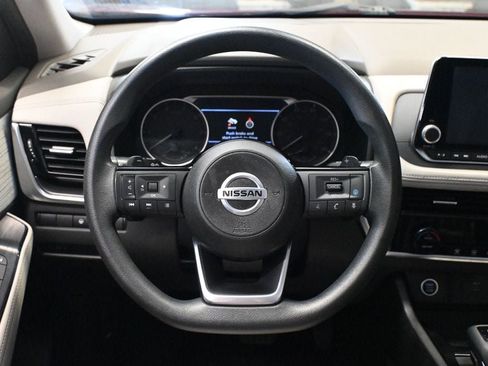 Used 2021 Nissan Rogue SV FWD image 13