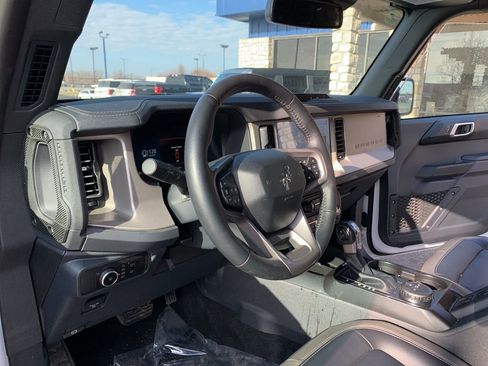 Used 2025 Ford Bronco Outer Banks image 15