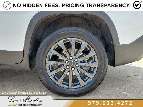 Used 2023 Chevrolet Traverse RS w/ LPO, Floor Liner Package FWD image 9