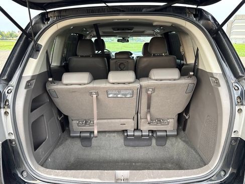 Used 2016 Honda Odyssey Touring Elite image 10