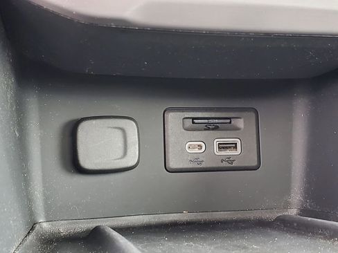 Used 2023 GMC Acadia AT4 w/ Technology Package image 28