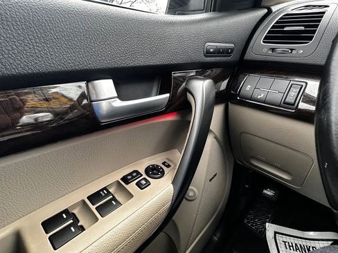 Used 2014 Kia Sorento EX w/ EX V6 Touring Package image 18