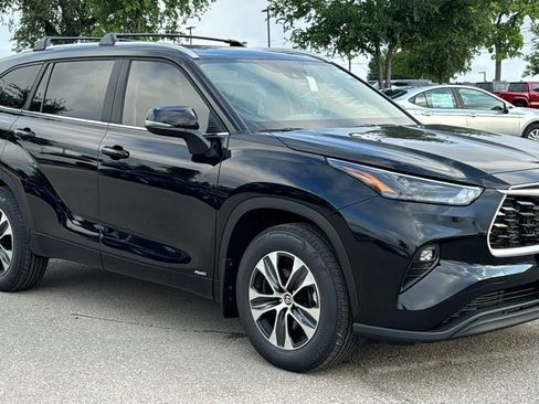 New 2026 Toyota Highlander XLE AWD/4WD image 3