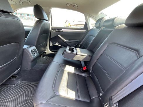 Used 2013 Volkswagen Passat 2.5 SE FWD image 31