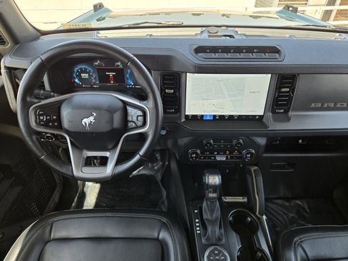 Used 2025 Ford Bronco Badlands AWD/4WD image 8