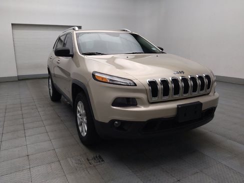 Used 2015 Jeep Cherokee Latitude w/ Cold Weather Group AWD/4WD image 13