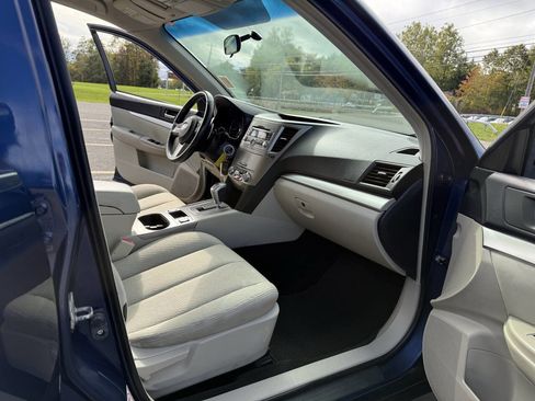 Used 2011 Subaru Outback 2.5i Premium w/ All-Weather Pkg image 15