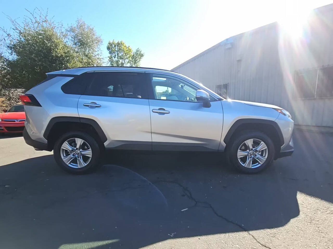 Used 2025 Toyota RAV4 XLE w/ Convenience Package FWD image 5