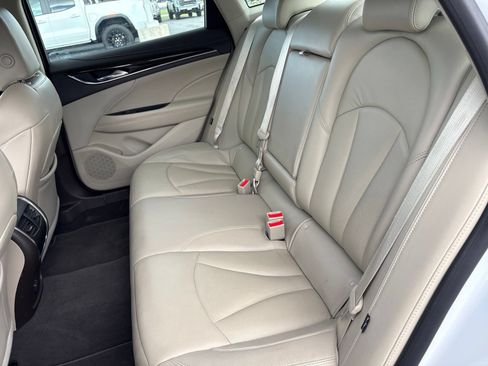 Used 2017 Buick LaCrosse Essence FWD image 19