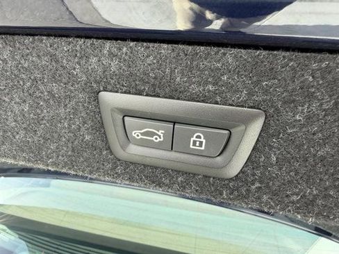 Used 2022 BMW M550i xDrive w/ Premium Package image 30