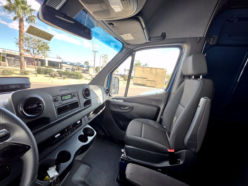 Used 2026 Mercedes-Benz Sprinter 2500 image 14
