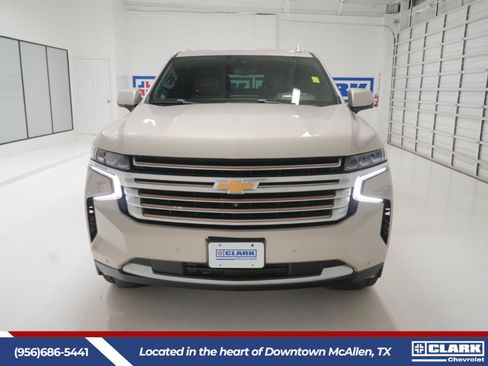 Used 2021 Chevrolet Tahoe High Country w/ Premium Package RWD image 2