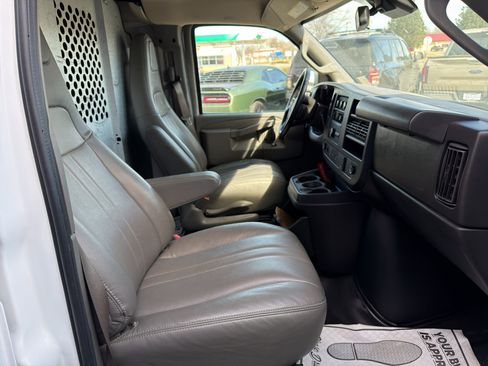 Used 2023 GMC Savana 2500 w/ Driver Convenience Package image 15
