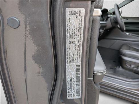 New 2025 Jeep Grand Cherokee L Limited image 17