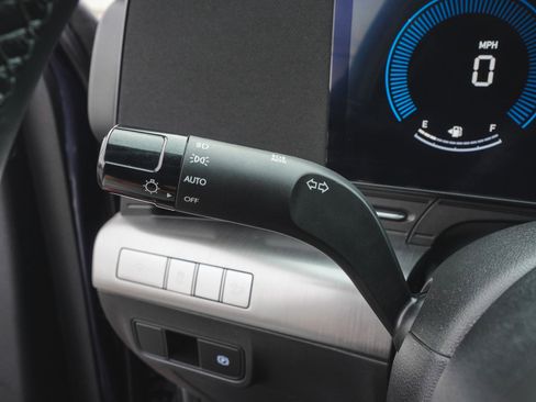 Used 2025 Hyundai Kona SEL image 22