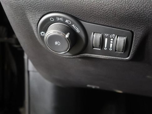 Used 2024 Jeep Compass Trailhawk AWD/4WD image 33