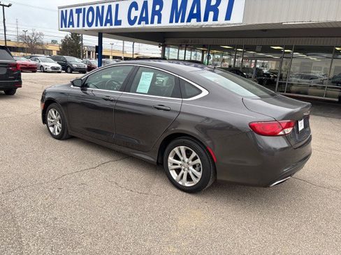 Used 2017 Chrysler 200 Limited Platinum w/ Comfort & Convenience Group image 3