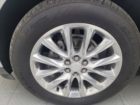 Used 2019 Buick Enclave Premium image 31