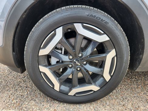 Used 2025 Kia Telluride S AWD/4WD image 17