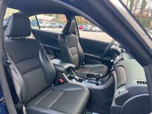 Used 2016 Honda Accord Sport image 28