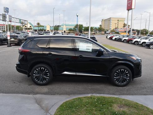 New 2026 Nissan Rogue Platinum image 14