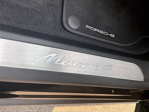 Certified 2025 Porsche Macan 4 Electric AWD/4WD image 34