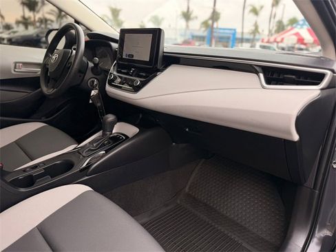 Used 2025 Toyota Corolla LE image 21