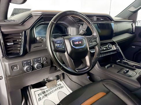 Used 2025 GMC Sierra 2500 AT4 AWD/4WD image 9