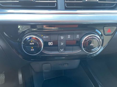 Used 2025 Chevrolet Trax LT image 14