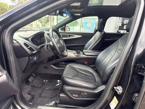 Used 2017 Lincoln MKX Select w/ Select Plus Package AWD/4WD image 11