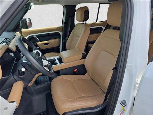 Certified 2025 Land Rover Defender 110 X-Dynamic SE AWD/4WD image 15