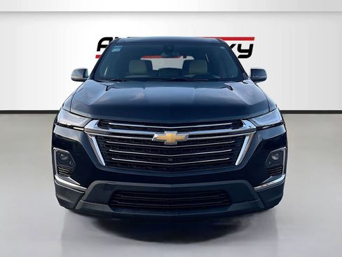 Used 2023 Chevrolet Traverse LS AWD/4WD image 2