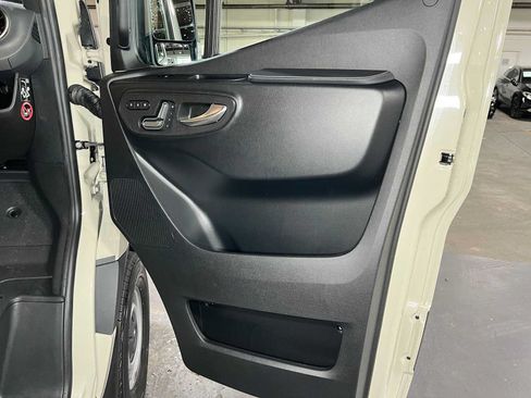 Used 2026 Mercedes-Benz Sprinter 2500 image 10