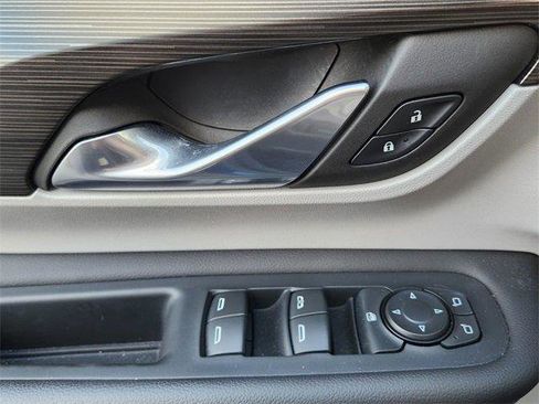 Certified 2022 GMC Terrain SLE w/ Driver Convenience Package image 17