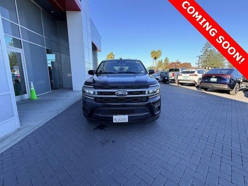 Used 2024 Ford Expedition XLT image 2