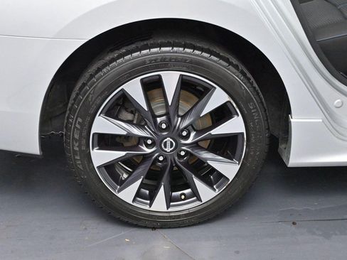 Used 2017 Nissan Sentra SR Turbo FWD image 33