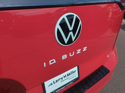 New 2025 Volkswagen ID. Buzz Pro S Plus image 23
