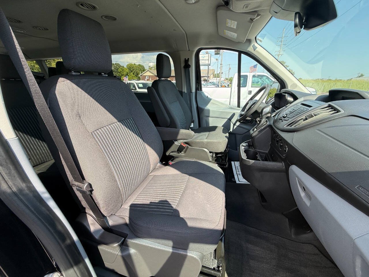 Used 2018 Ford Transit 350 XL RWD image 9