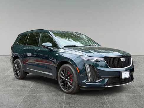 Used 2025 Cadillac XT6 Sport w/ Technology Package AWD/4WD image 9