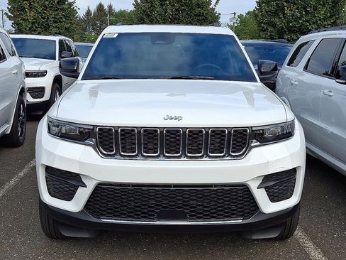 New 2025 Jeep Grand Cherokee Laredo X w/ Luxury Tech Group I image 2