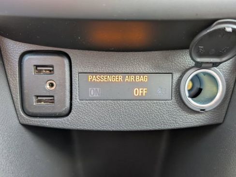 Used 2022 Chevrolet Trax LT w/ LT Convenience Package image 25